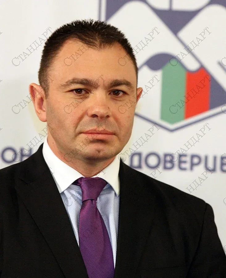 Лазаров: Парламентът е мястото за дебат за Лясковец