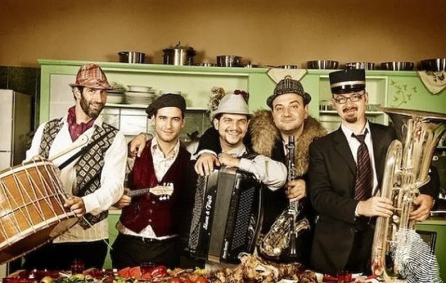 „Буре барут” и гръм от аплодисменти в благоевградския театър