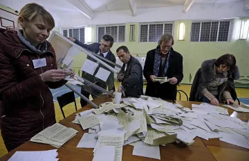 Екзит пол: 93% искат присъединяването на Крим към Русия