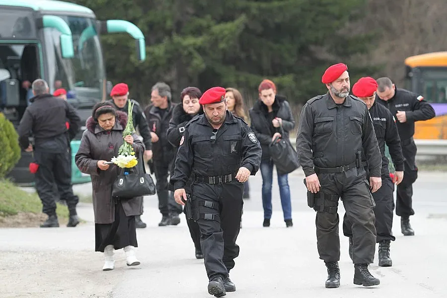 Изпратиха Шарков с 5 почетни изстрела