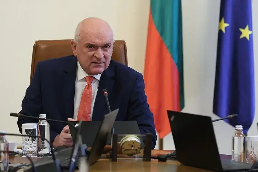 Главчев с ключов ход за театралната афера