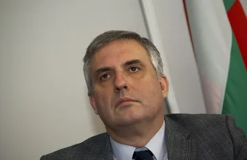 Калфин зове Станишев и Дончев на евродебат