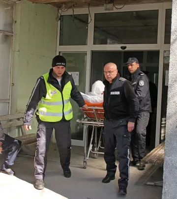 Ранените полицаи в Лясковец са в добро състояние
