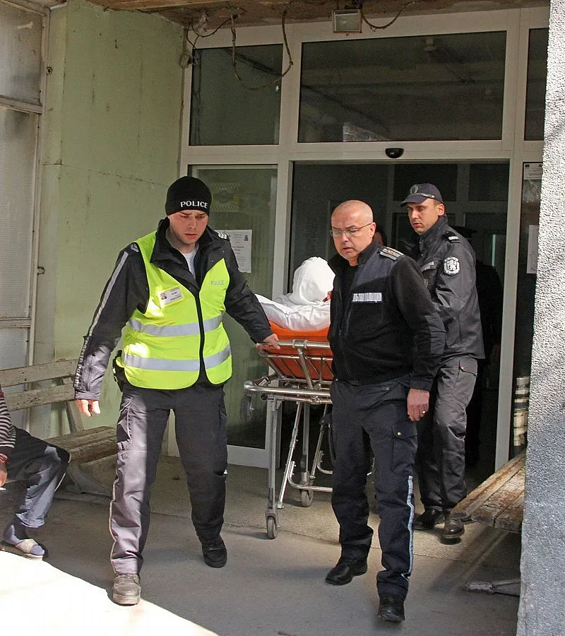 Ранените полицаи в Лясковец са в добро състояние