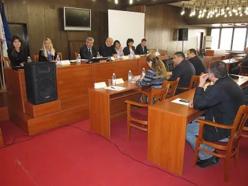 Разделят  "Напоителни системи" на две дружества