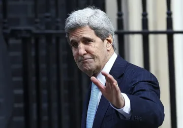 Кери обсъжда кризата в Украйна със Сергей Лавров