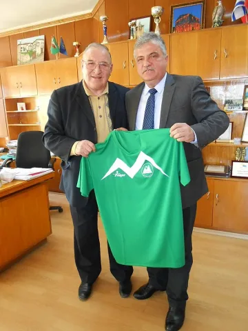 Кмет в приятелски „мач” с Димитър Пенев