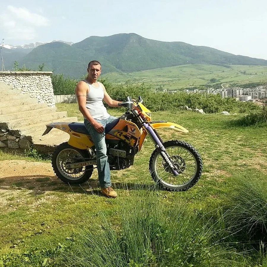 Отвертката прободен с 13-сантиметров нож