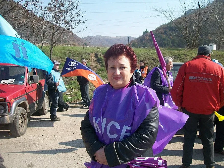Протестират служителите на "Напоителни системи"