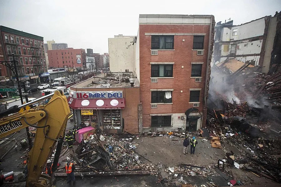 Откриват още тела след взрива в Ню Йорк