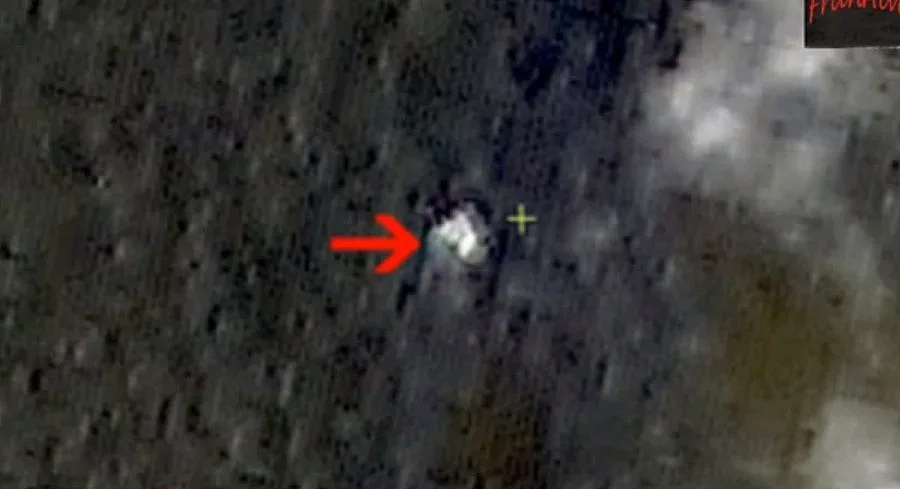 ВИДЕО: Tри плаващи останки дават надежда на Малайзия