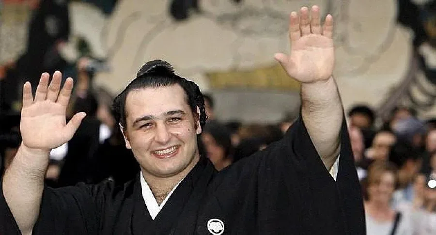 Котоошу с 3-та поредна загуба, Аоияма с 3-та поредна победа