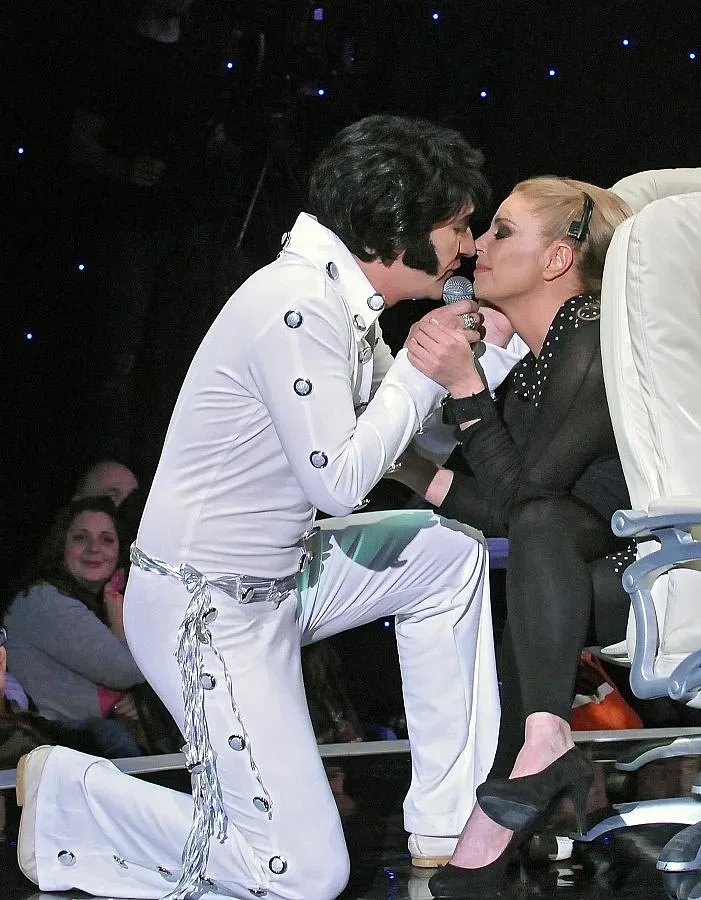 Зуека и Донков - уста в уста