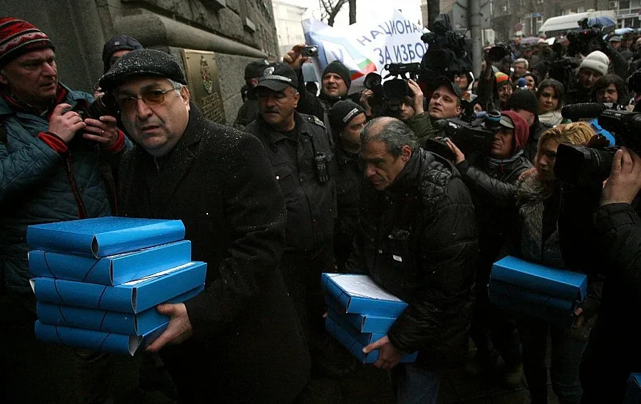 560 хил. искат референдум за изборната система