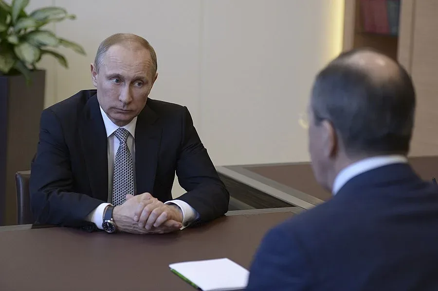 Крим минава на руски език и рубла