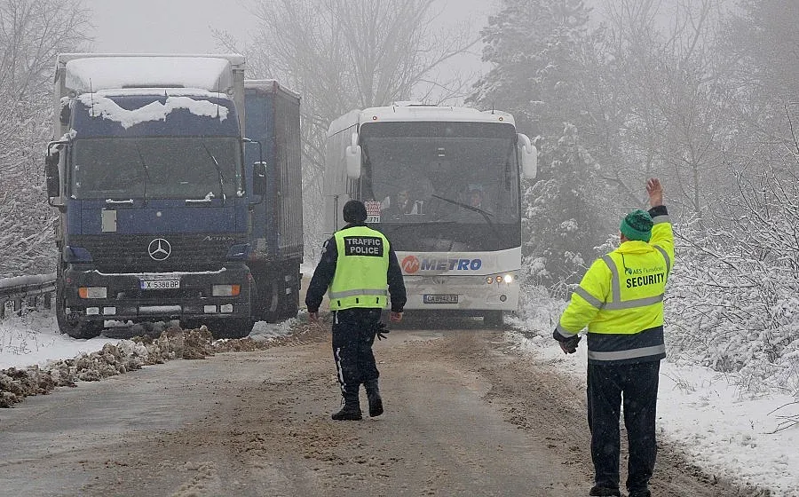 ТИР-овете само с вериги през Хаинбоаз