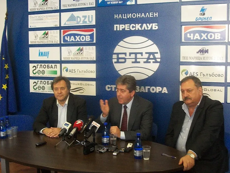 Азбукар: С „Позитано” отдавна не сме в една партия