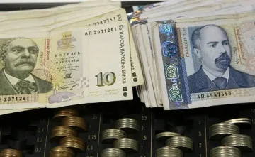 Висшистка ужили с 50 бона фирма за кредити