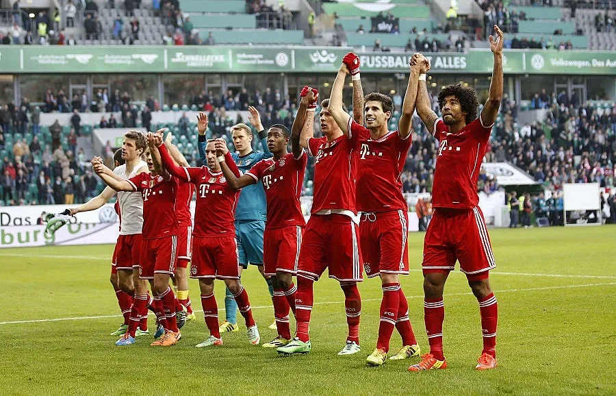 Байерн смачка Волфсбург 