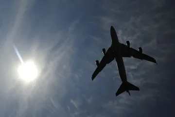 Надрусан пътник приземи самолет