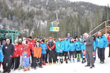  Деца сътвориха истински празник на ските в Благоевград