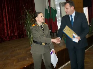 Жена курсант ще похарчи 3 000 евро награда за обучение