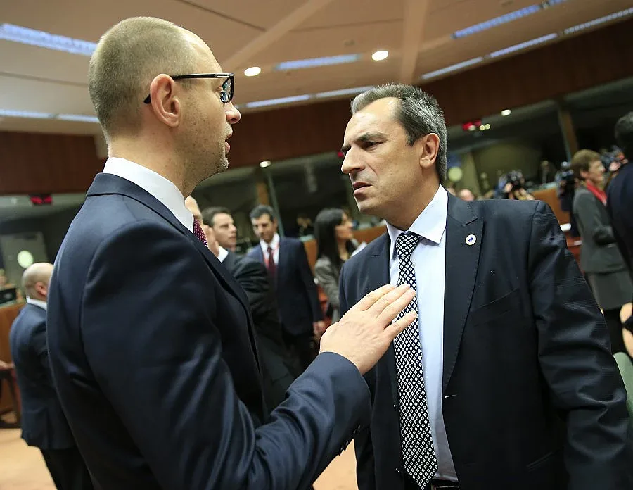 Орешарски призовава за диалог по основните въпроси за Украйна