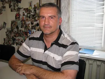 Таласъма дърпа Крим към Русия