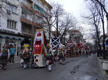 Кукери задигнаха 90 бона