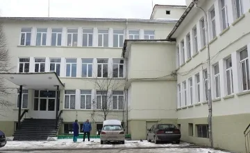 Девинската болница с четири отделения до средата на лятото