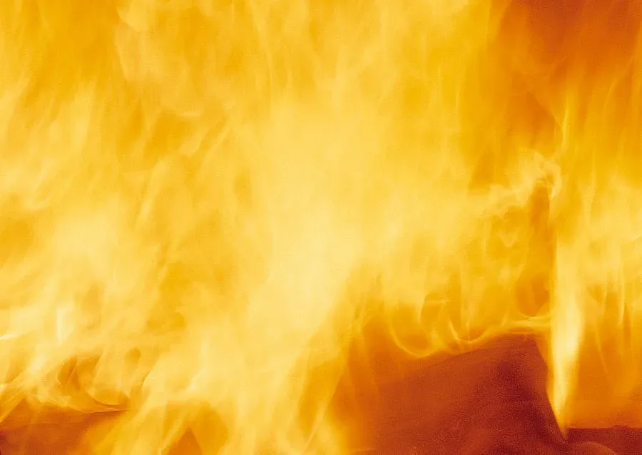 Мъж подпали сухи треви и се задуши