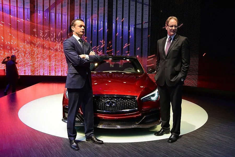 Infiniti задвижва Q50 Eau Rouge с 568 к.с. от битурбо V6