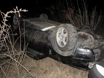 18-годишен се преобърна с „Голф", размина се без тежки травми