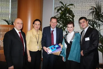 Първанова с КОД за евровота