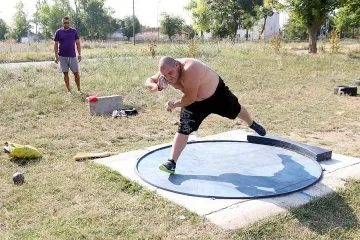 Тършуваха за наркотици в стаята на наш атлет