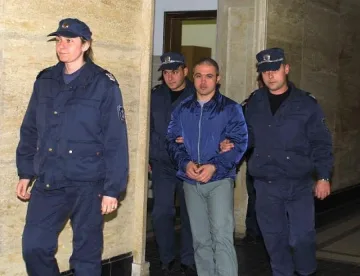 Търсят Йоско в цяла Европа