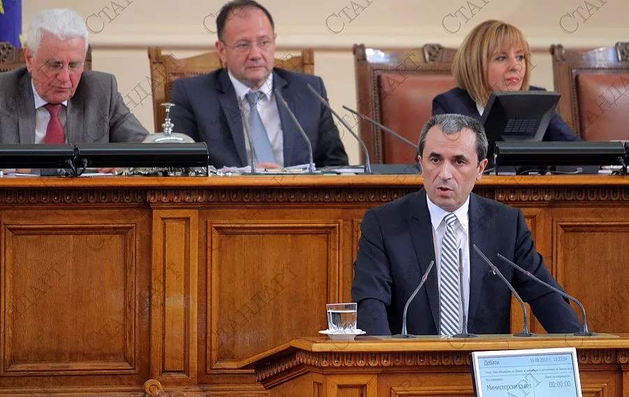 Орешарски: Страхувам се, че хипотезата ми за оградата е вярна