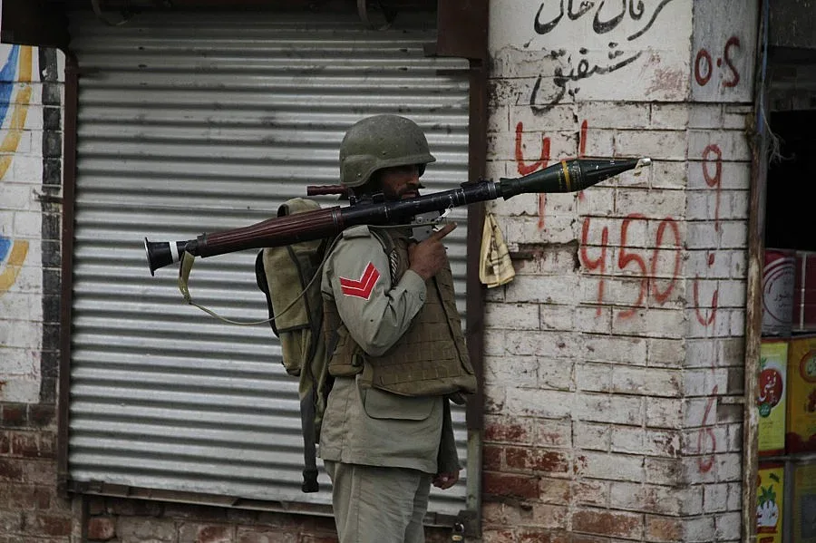 Шестима войници са убити при атентат в Пакистан