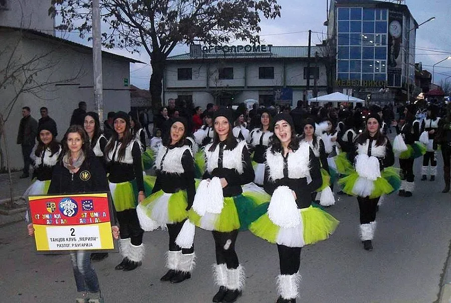 Таланти от Разлог танцуваха на фестивал в Струмица