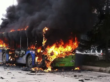 10 души изгоряха в автобус в Китай