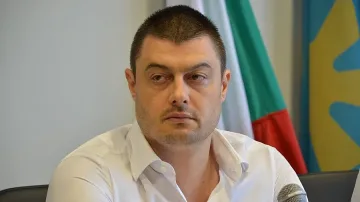 Бареков: Центристки кабинет ни вади от кризата