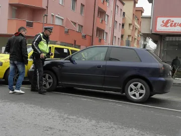 Полицаи ще гонят нарушители за акт