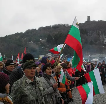 Премиерът: Да сме единни поне в родолюбието