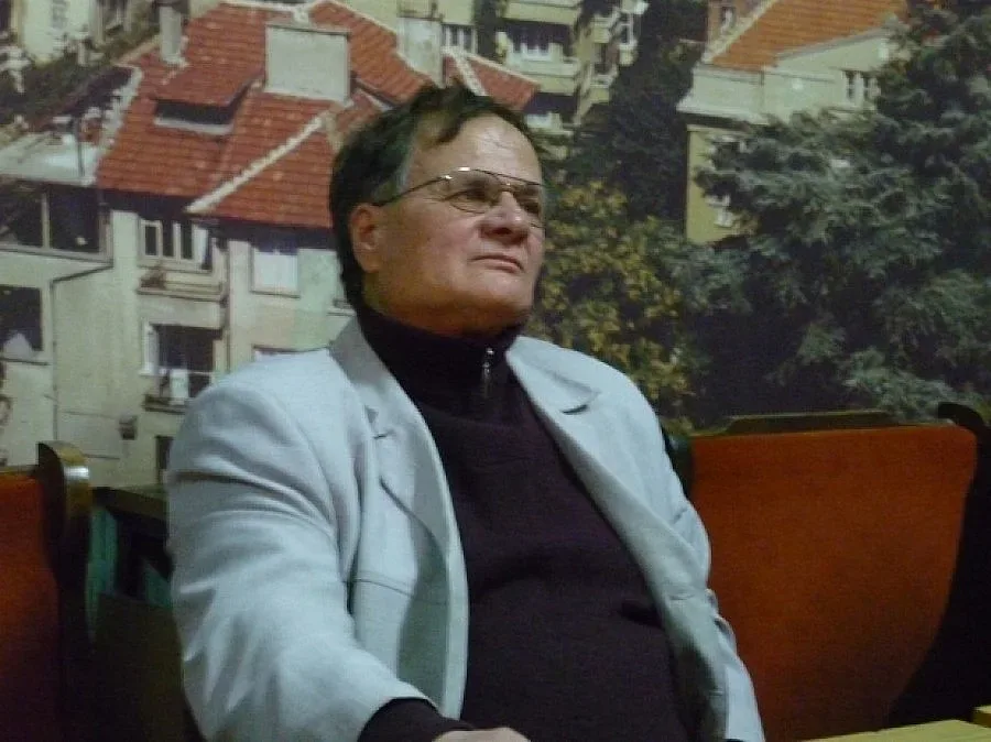 Поет иронизира съветниците в Сливен с второ стихотворение