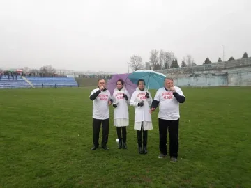 Футболно дерби събра 3500 лв. за лечението на болен младеж