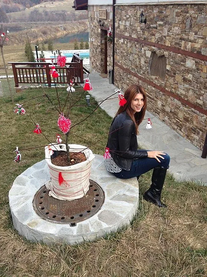 Пиронкова посреща Баба Марта в екоселище