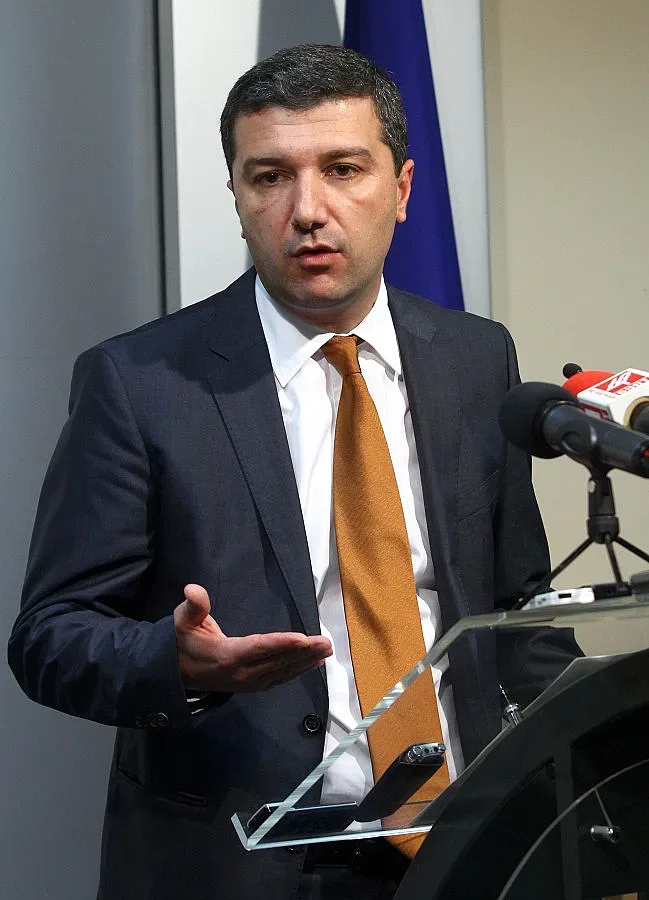 Стойнев: Сътрудничим си с Алжир по 4 споразумения