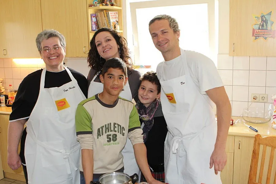 Звезди варят супи с деца