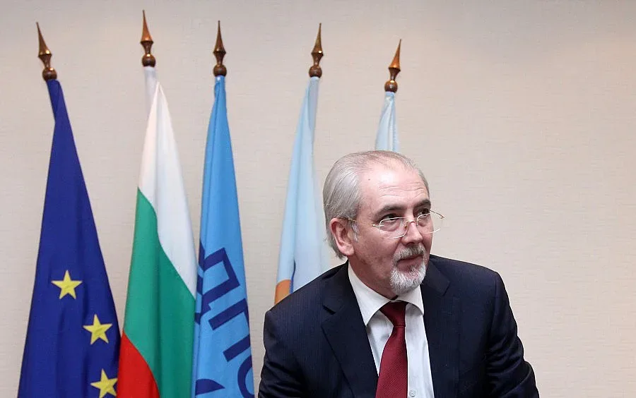 Местан не очаква предсрочни избори