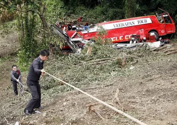 Ученици загинаха при автобусна катастрофа в Тайланд